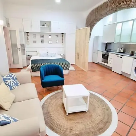 Spacieux A Alfama, A Deux Pas Du Chateau Lisbon